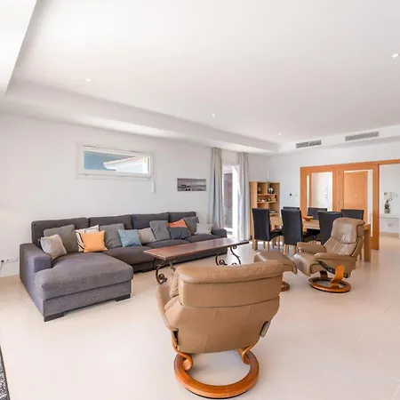 Beautiful With Sea Views *